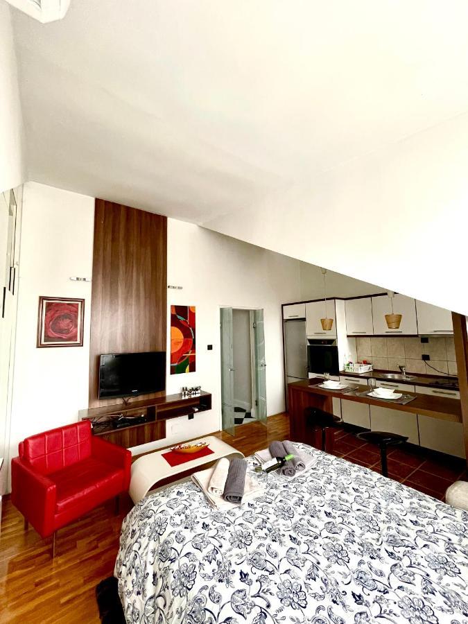 Triangle City Apartment 1 Belgrado Buitenkant foto