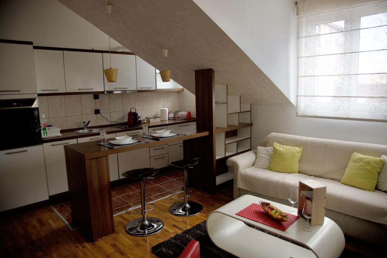 Triangle City Apartment 1 Belgrado Buitenkant foto